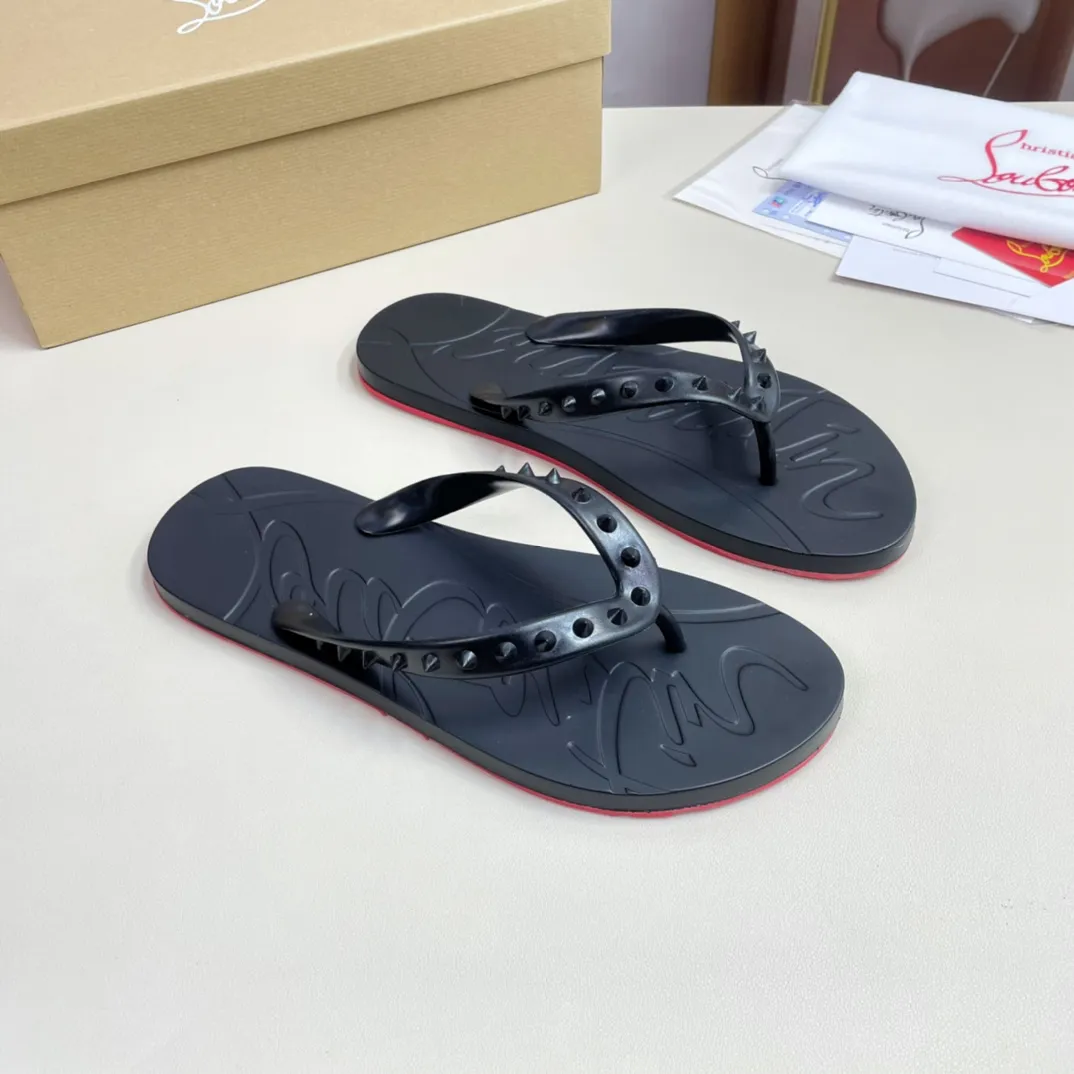 [CL red sole shoes] P: 260💰 size 38-45. Men's classic slippers, made on the official website 1:1, the original factory specializes in original materials ➖ OEM production ➖ Original ultra-light anti-slip outsole. Super fashionable and super comfortable, handsome on the feet, a must-have for men in summer! .